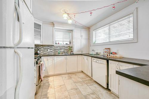 Cuisine - 2149  - 2151 Av. Du Mont-Vert, Val-David, QC - Indoor Photo Showing Kitchen