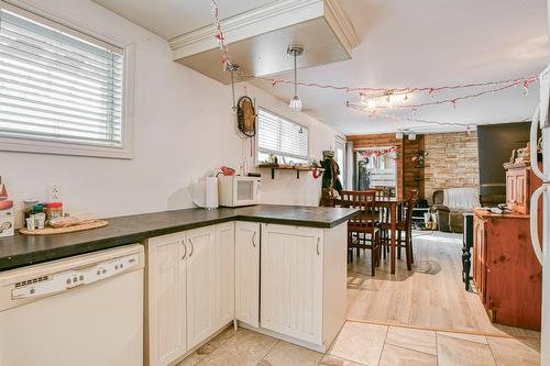 Cuisine - 2149  - 2151 Av. Du Mont-Vert, Val-David, QC - Indoor Photo Showing Kitchen