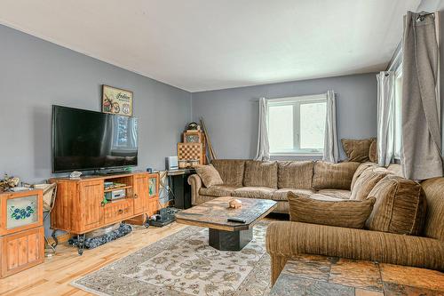 Salon - 2149  - 2151 Av. Du Mont-Vert, Val-David, QC - Indoor Photo Showing Living Room