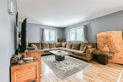 Salon - 2149  - 2151 Av. Du Mont-Vert, Val-David, QC - Indoor Photo Showing Living Room
