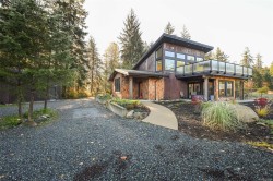 7592/7586 Gabby Rd  Merville, BC V0R 2M0