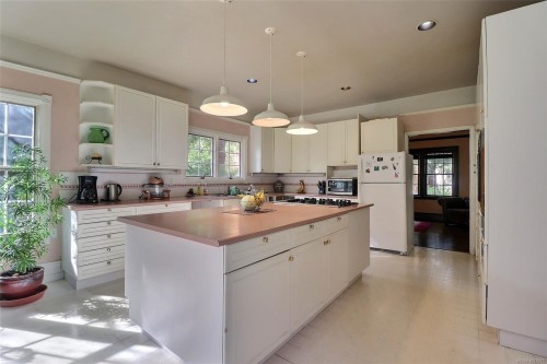 4755 Fairbridge Dr, Duncan, BC 