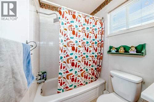 142 Hunterhorn Drive Ne, Calgary, AB - Indoor Photo Showing Bathroom