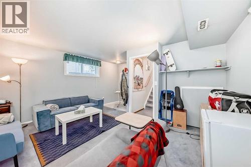 142 Hunterhorn Drive Ne, Calgary, AB - Indoor