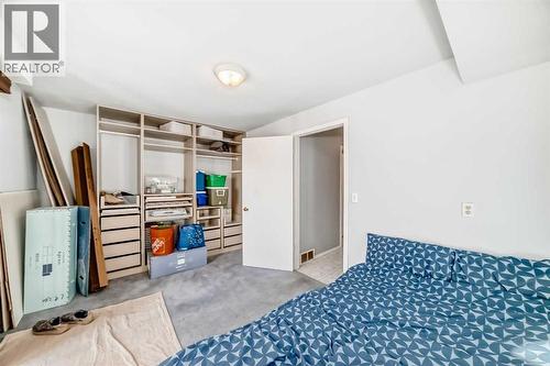 142 Hunterhorn Drive Ne, Calgary, AB - Indoor Photo Showing Bedroom