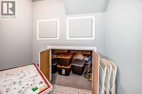 142 Hunterhorn Drive Ne, Calgary, AB - Indoor Photo Showing Other Room