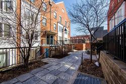 3 - 5 FRANCES LORING LANE  Toronto, ON M4M 3E8