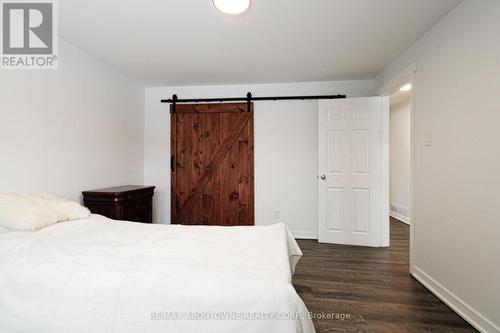 626 Cape Avenue, Burlington, ON - Indoor Photo Showing Bedroom