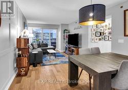 35 SARANAC BLVD BOULEVARD  Toronto, ON M6A 2G4