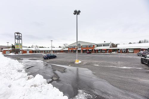 Frontage - 200-2001 Av. Victoria, Saint-Lambert, QC - Outdoor