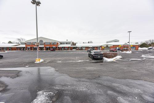 Frontage - 200-2001 Av. Victoria, Saint-Lambert, QC - Outdoor