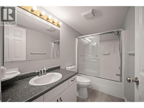 727 Houghton Road Unit# 104, Kelowna, BC - Indoor Photo Showing Bathroom
