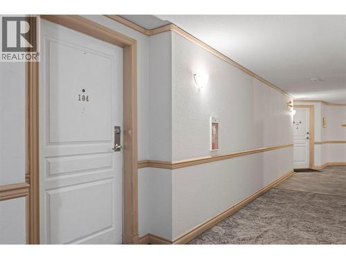 Hallway - 727 Houghton Road Unit# 104, Kelowna, BC - Indoor Photo Showing Other Room