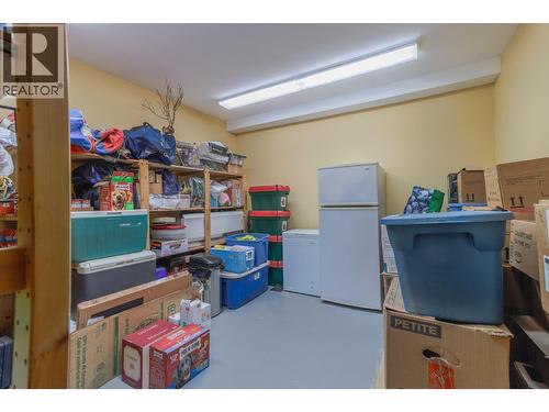 6308 Ash Road, Wasa, BC - Indoor