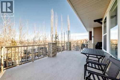 49 Crestridge View Sw, Calgary, AB - Outdoor With Exterior
