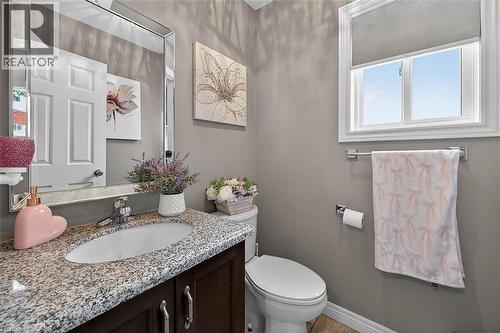 71 Jessica Street, Hamilton, ON - Indoor Photo Showing Bathroom