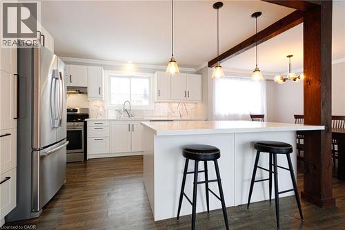 626 Cape Avenue, Burlington, ON - Indoor Photo Showing Kitchen With Upgraded Kitchen