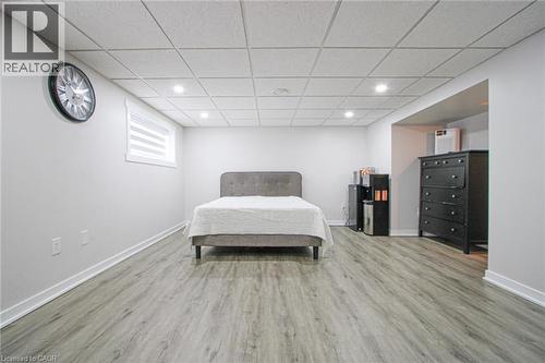 626 Cape Avenue, Burlington, ON - Indoor Photo Showing Bedroom