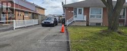 39 FRANSON CRESCENT  Toronto, ON M9M 1T6