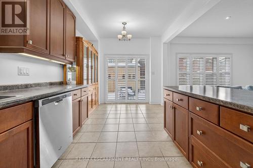 63 Chamomile Drive, Hamilton, ON - Indoor Photo Showing Kitchen