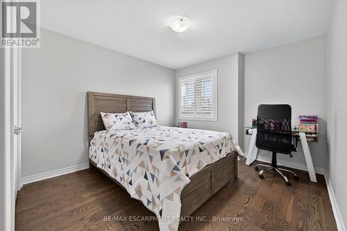 63 Chamomile Drive, Hamilton, ON - Indoor Photo Showing Bedroom