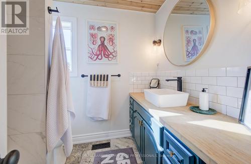 60 Alpine Avenue, Hamilton, ON - Indoor Photo Showing Bathroom