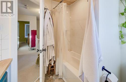 60 Alpine Avenue, Hamilton, ON - Indoor Photo Showing Bathroom