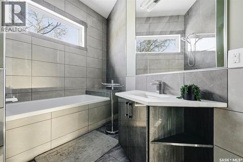 3601 Grassick Avenue, Regina, SK - Indoor Photo Showing Bathroom
