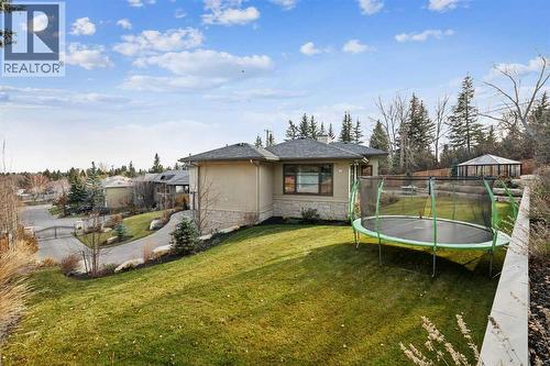 215 Patton Court Sw, Calgary, AB - Outdoor