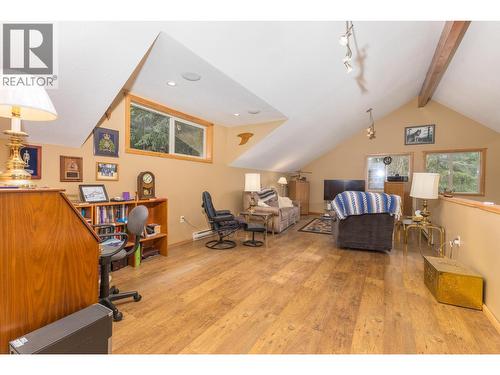 3572 Eagle Bay Road, Eagle Bay, BC - Indoor