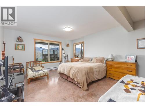 3572 Eagle Bay Road, Eagle Bay, BC - Indoor Photo Showing Bedroom