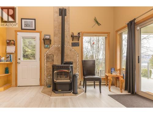 3572 Eagle Bay Road, Eagle Bay, BC - Indoor With Fireplace
