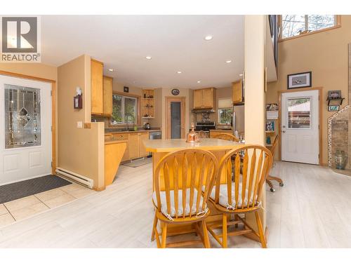 3572 Eagle Bay Road, Eagle Bay, BC - Indoor