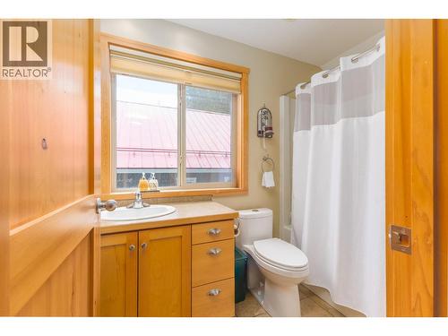 3572 Eagle Bay Road, Eagle Bay, BC - Indoor Photo Showing Bathroom