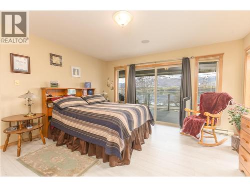 3572 Eagle Bay Road, Eagle Bay, BC - Indoor Photo Showing Bedroom