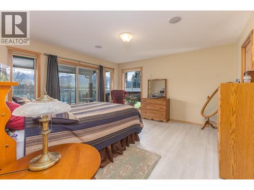 3572 Eagle Bay Road, Eagle Bay, BC - Indoor Photo Showing Bedroom