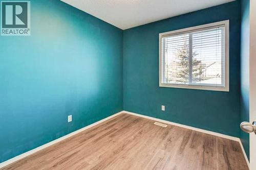 16 Elgin Bay Se, Calgary, AB - Indoor Photo Showing Other Room
