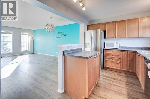 16 Elgin Bay Se, Calgary, AB - Indoor Photo Showing Kitchen