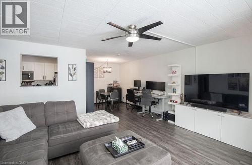71 Vanier Drive Unit# 110, Kitchener, ON - Indoor Photo Showing Living Room