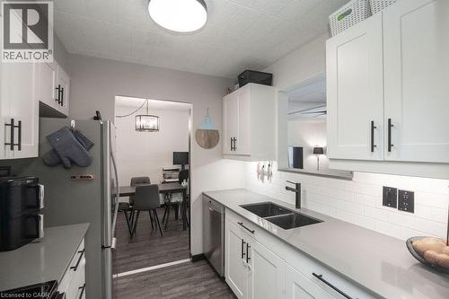71 Vanier Drive Unit# 110, Kitchener, ON - Indoor Photo Showing Kitchen With Double Sink With Upgraded Kitchen