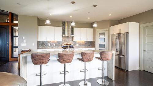 4134 Camelback Way, Vernon, BC - Indoor Photo Showing Kitchen With Upgraded Kitchen