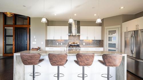 4134 Camelback Way, Vernon, BC - Indoor Photo Showing Kitchen With Upgraded Kitchen