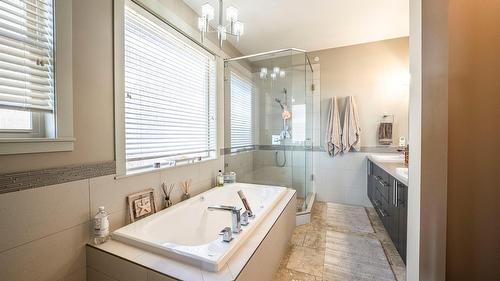 4134 Camelback Way, Vernon, BC - Indoor Photo Showing Bathroom