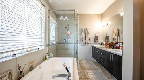 4134 Camelback Way, Vernon, BC - Indoor Photo Showing Bathroom