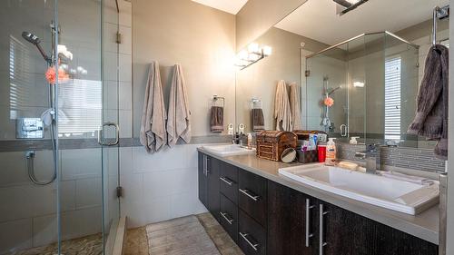 4134 Camelback Way, Vernon, BC - Indoor Photo Showing Bathroom