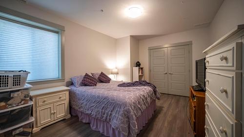 4134 Camelback Way, Vernon, BC - Indoor Photo Showing Bedroom