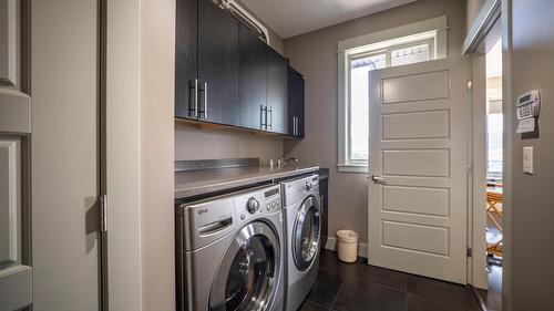 4134 Camelback Way, Vernon, BC - Indoor Photo Showing Laundry Room