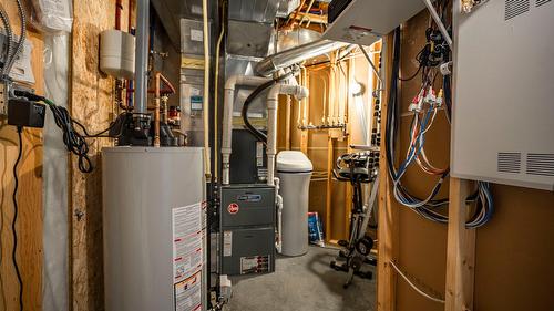 4134 Camelback Way, Vernon, BC - Indoor Photo Showing Basement