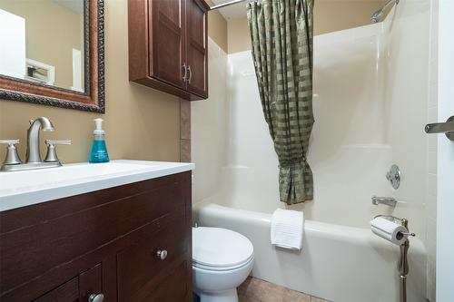 121-4559 Timberline Crescent, Fernie, BC - Indoor Photo Showing Bathroom