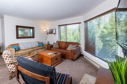 121-4559 Timberline Crescent, Fernie, BC - Indoor Photo Showing Living Room